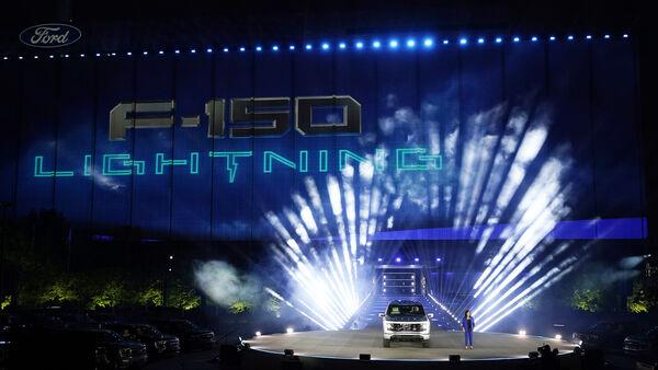 福特表示，其电动汽车业务正在亏损数十亿美元 